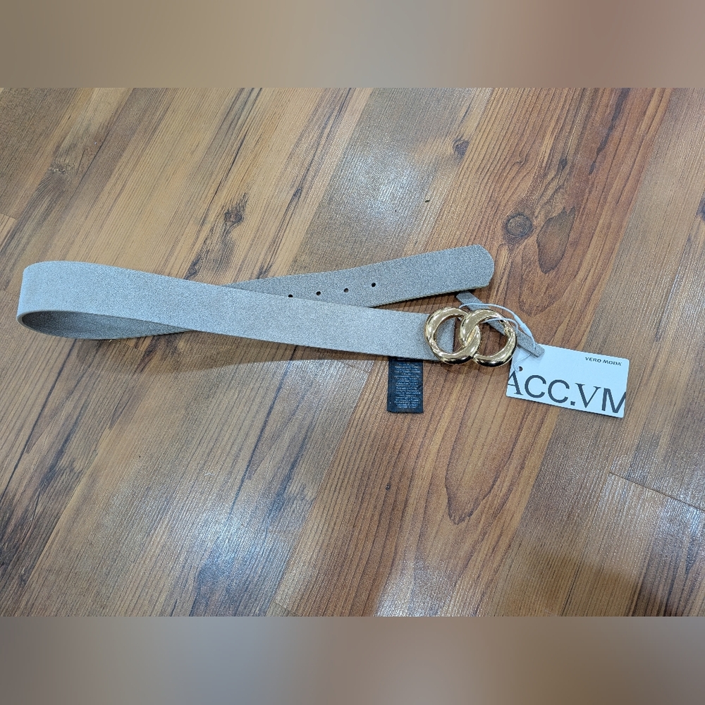 NWT Vero Moda Real Leather  Belt with Gold Buckle